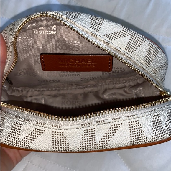 Michael Kors Cosmetic Bag - Picture 4 of 6